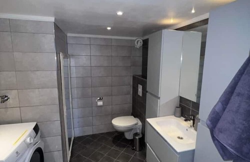 Tromso Apartment | Tromsø Skyline Sanctuary /Parking - Fast Wifi - 5min walk from town