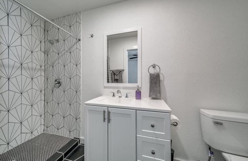 Denver Heights House | Urban Elegance 1BR near Downtown with King Bed