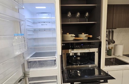 Seocho-dong Apartment | 강남 럭셔리 1룸 2베드