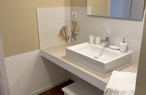 Lanusei Apartment | Casa Mirto: two-room apartment in the greenery with garden and panoramic view