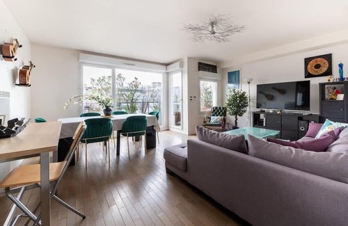 Gare Apartment | Tranquil 3BD Flat w/ Chic Patio—BNF/Olympiades