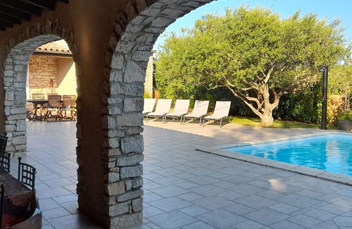 Salavas House | Holiday Home 'Villa L'opaline' with Mountain View, Wi-Fi and Air Conditioning