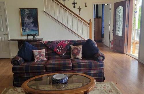 Boerne House | Private Gated Country Estate on Sprawling 3.5 Acres – Your Serene Getaway