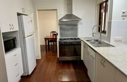 McKellar House | Charming 4-Bedroom Retreat with Ensuite Spa and Tranquil Backyard