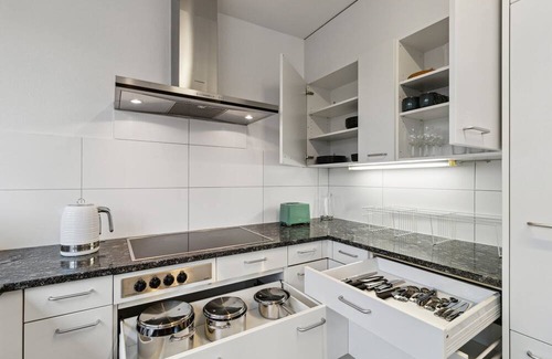 Wiedikon Apartment | Bright and Cozy APT `17 min away in the center