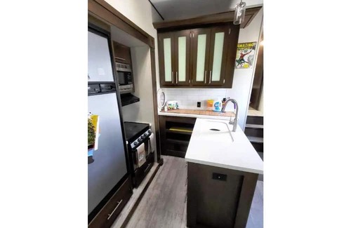 Harris House | Chill RV Camper