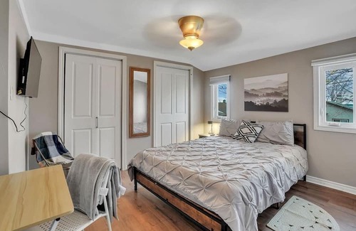 Ottawa Division House | Farmhouse Cottage Feel near the City