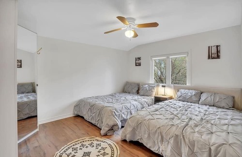 Ottawa Division House | Farmhouse Cottage Feel near the City