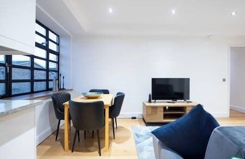 De Beauvoir Apartment | Cool East London Flat (SH3)