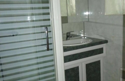 Garlan House | Cottage 'Gite Les Epis' with Shared Terrace and Wi-Fi
