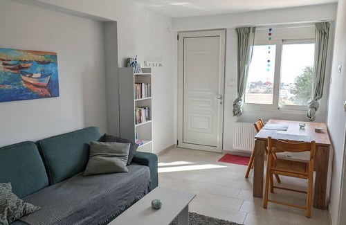 Spata-Artemida Apartment | Vasiliki Studio, close to airport and expo metropolitan, seaview