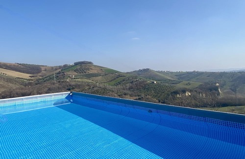 Castilenti Bed & Breakfast | Bed and Adventure - Camera Vista met Panoramisch Uitzicht!
