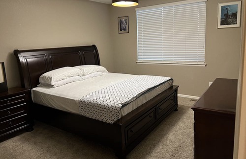 Brighton House | The Spacious Spruce: 4BR Retreat 17 min from DIA.