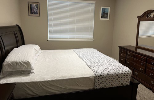 Brighton House | The Spacious Spruce: 4BR Retreat 17 min from DIA.