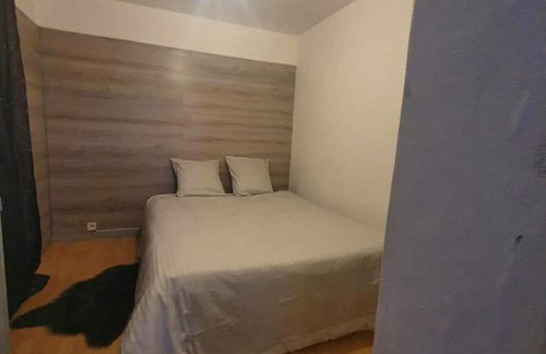 Longvic House | Homerez - Amazing house for 12 ppl. with jacuzzi, garden and terrace at Longvic