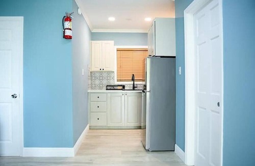 Tar Bay Apartment | Sheer Bliss BeachView Apt #3