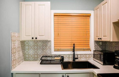Tar Bay Apartment | Sheer Bliss BeachView Apt #3