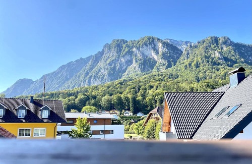 Groedig Apartment | Apartment 4 with balcony and in view of Untersberg