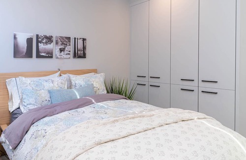 Novato House | CA Pacific Modern Comfort