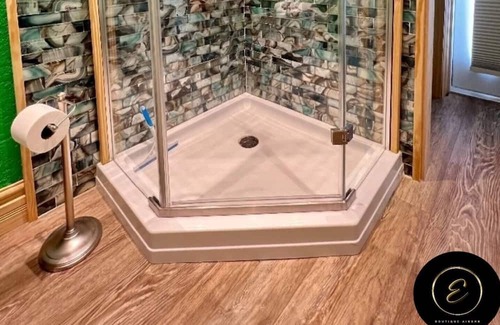 Nichols Apartment | The Exclusive Tatman Evergreen Suite