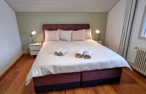 Horgen District Apartment | Beautiful apartment with lake views, and its own balcony... SLEEPS 2 PEOPLE