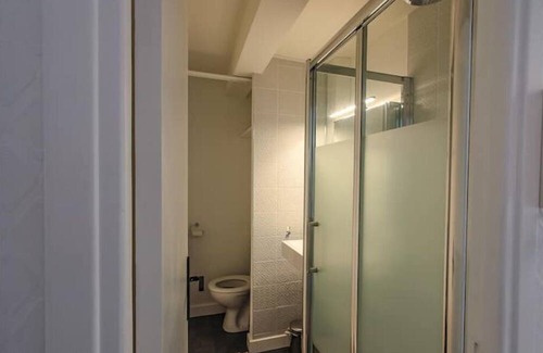 Saint-Martin-du-Littoral Apartment | Appartement Avec Balcon et vue mer