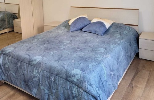 Valenza Apartment | Holiday Apartment "Scopri Il Fascino Della Città D'Oro" with 2 Balconies & Wi-Fi