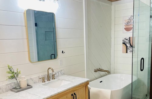 Bouvet Island House | NEW! Relax at your perfect hideaway in Broken Bow!