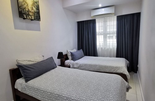 Kuala Teriang Apartment | Penthouse flr sea view quiet fibre long short stay