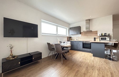 Mahlberg Apartment | Lumiflats: Deluxe Studioapartment mit Terrasse und Garten Nähe Europapark