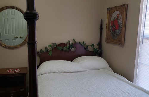 Matador House | Comfortable cottage in Matador TX with fenced back yard. Pet and horse friendly!