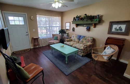 Matador House | Comfortable cottage in Matador TX with fenced back yard. Pet and horse friendly!