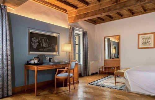 Rondo - Torretta House | Central Hotel: Great Amenities, Paws Welcome, Close to GAM Milano!