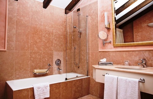 Rondo - Torretta House | Comfort Stay: Onsite Parking, Bike Through Parco Nord, Pets Welcome!