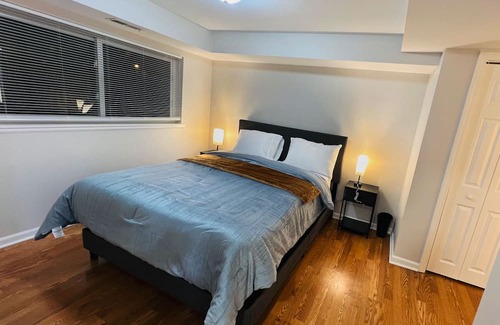Des Plaines House | 9mins from Ohare,2 free parking 4 bedroom,1.5 B Pet friendly Closer I-294, I-53.