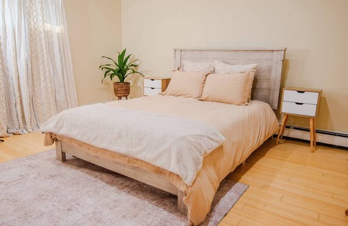 Rochelle Park House | Spacious 3 BED / 3 BATH - Close to NYC w/ Pool & Hot Tub