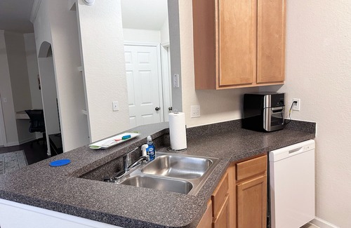 Lake Mary Apartment | Spacious Apt in Sanford, FL, High Ceilings, Washer/Dryer w/ Patio, Pool Access