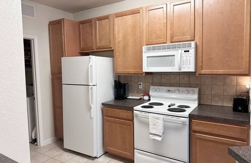 Lake Mary Apartment | Spacious Apt in Sanford, FL, High Ceilings, Washer/Dryer w/ Patio, Pool Access