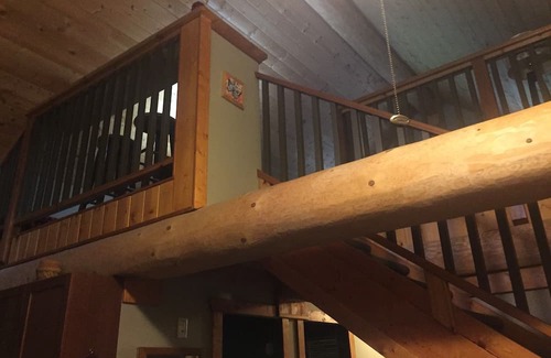 Sunshine Valley Cabin | Welcome to Serenity! A cozy log cabin in a beautiful area to relax & recharge.