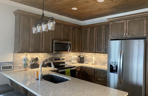 Scottsville House | Sunset Shores has an amazing lake view, the best is the sun set on the water.