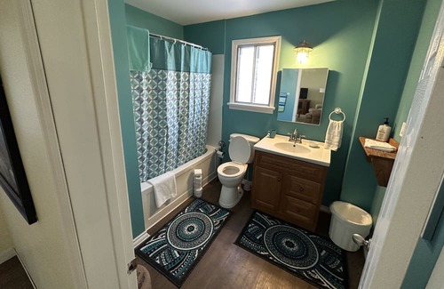 Stettler House | Walkable Stettler 2 Bedroom Suite