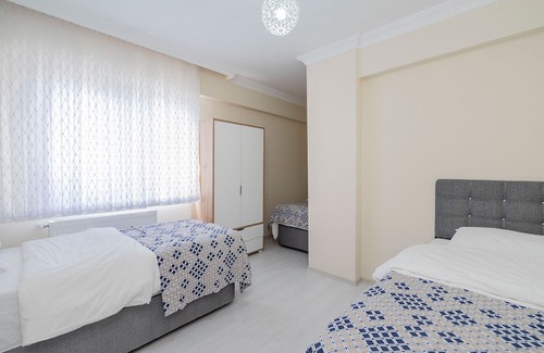 Osmangazi Apartment | Central and Cozy Flat w Balcony, and ACs in Bursa
