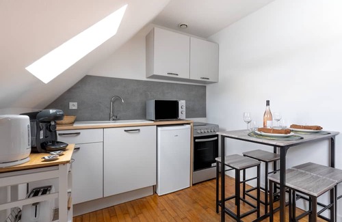 Clermont Apartment | Le Cocon Forestier - Parking Public Gratuit, Wi-fi Haut Débit, Netflix