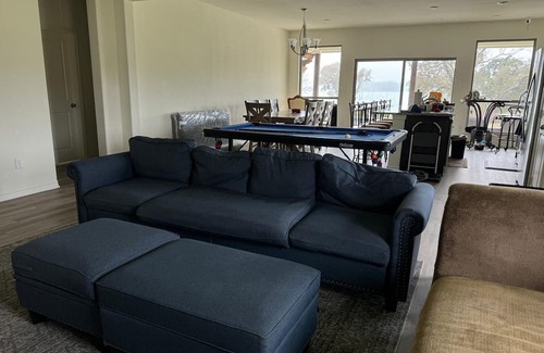 Eureka House | Cozy Home with Private Pool. Walking distance to a Marina. Your Relaxing Getaway