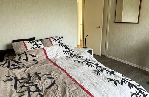 Elancourt House | Homerez - Spacious house for 8 ppl. with garden and terrace at Élancourt
