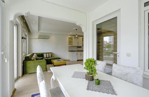 Tosmur Belediyesi Apartment | Roomy Flat With Pool in a Luxury Complex in Alanya