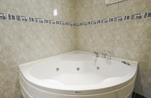 Tosmur Belediyesi Apartment | Roomy Flat With Pool in a Luxury Complex in Alanya
