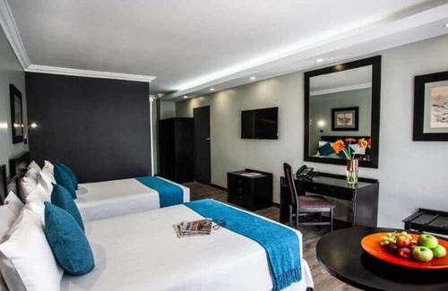 Maseru House | A Haven of Comfort & Convenience: Pool View, Shuttle Service and Free Parking!