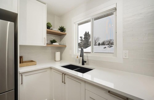 Sherwood Park House | *Freshly Updated - Centrally located 4BR Home!*