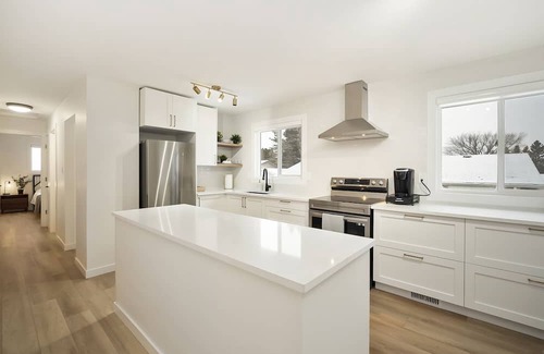 Sherwood Park House | *Freshly Updated - Centrally located 4BR Home!*